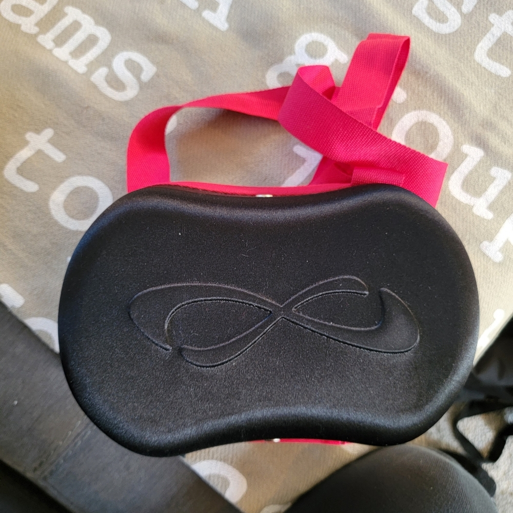 Nfinity Shoe Case w/Strap